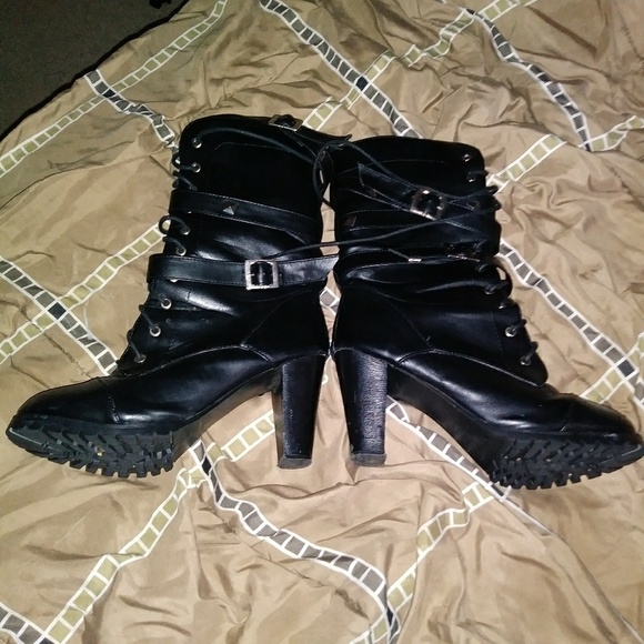 Shoes - Boots